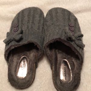 Women’s madden girl slides. Warm and comfy. Sz 10M